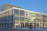 Ehemaliges Theater, Hindenburgstrasse 73, Blick auf den Vorplatz. Geeignete Ersatzspielsttte auf Zeit mit geringerem Herrichtungsaufwand im Vergleich zur Halle im Nordpark.