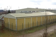 Ehemalige Lagerhalle der Bundeswehr, Am Nordpark 299. Kosten fr Erwerb und Herrichtung mindestens 4 Mio , als Ersatzspielsttte am wenigsten geeignet.